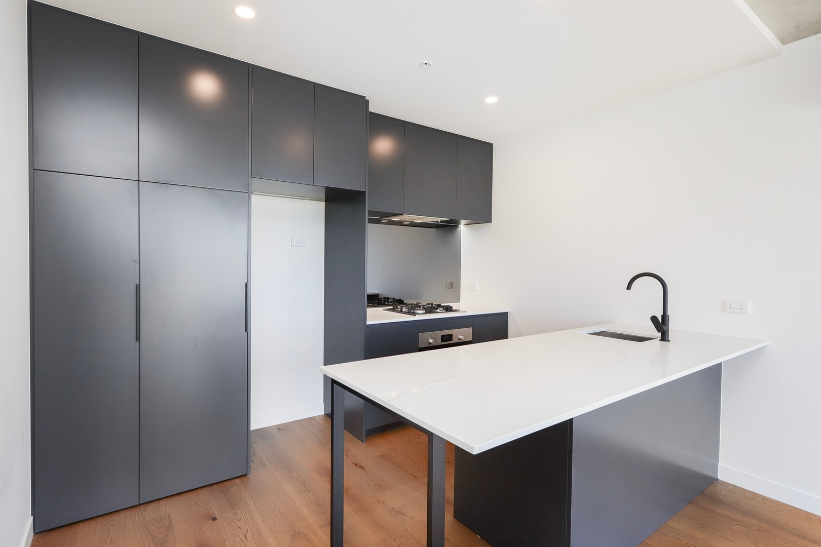401/6 Joseph Road, Footscray, VIC 3011, Footscray - Thumbnail 2