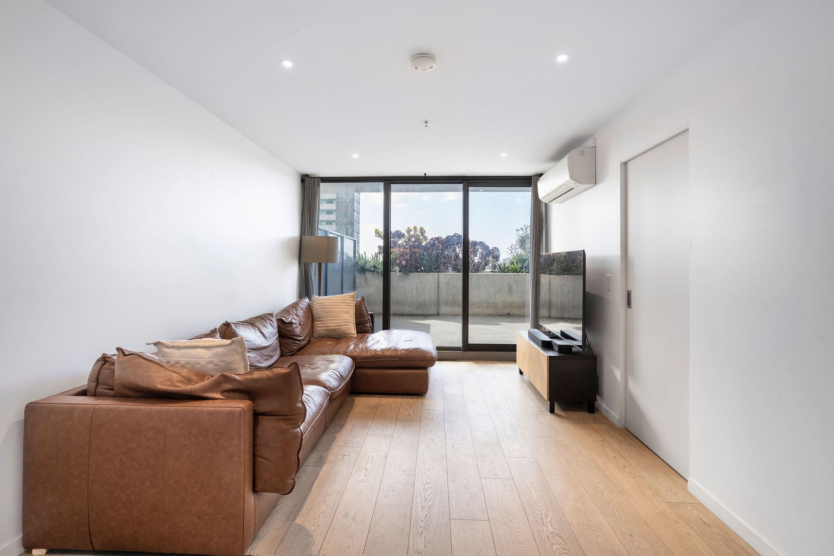 402/1 Ascot Vale Road, Flemington, VIC 3031 - Thumbnail 2 - 17/09/2026