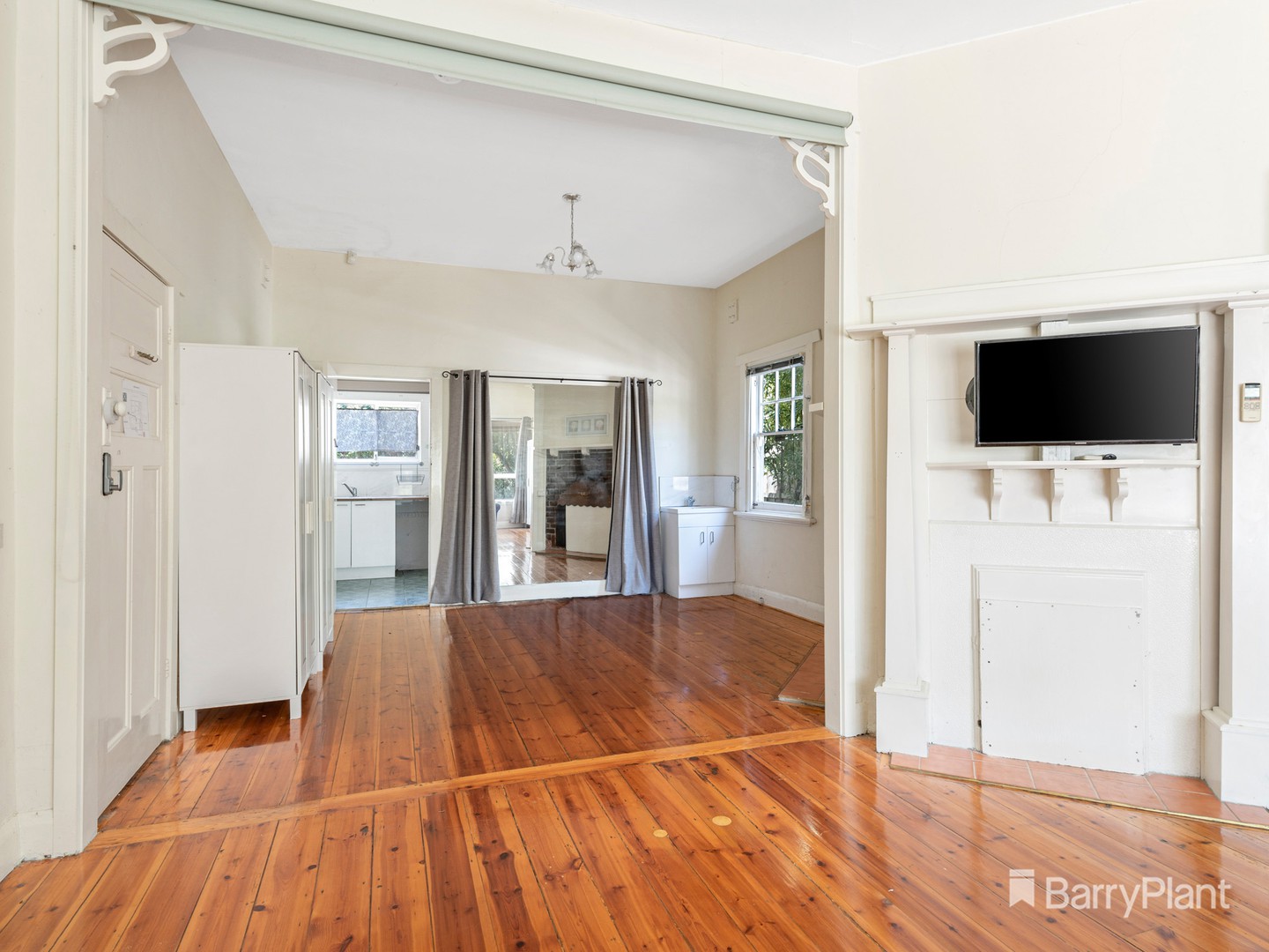 402 Elgar Road, Box Hill, VIC 3128, Box Hill - Thumbnail 3