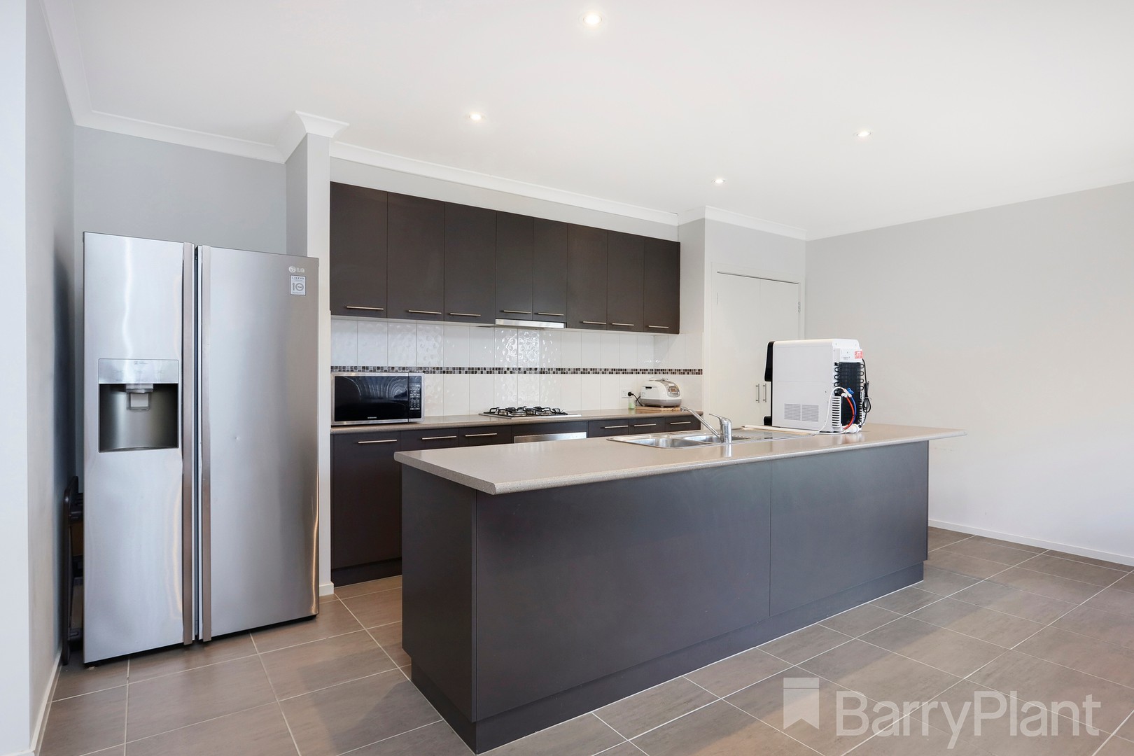 405 Grand Boulevard, Craigieburn, VIC 3064, Craigieburn - Thumbnail 3