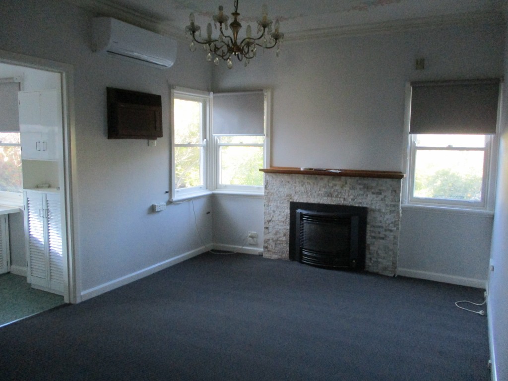 406 Canterbury  Road, Ringwood East, VIC 3135 - Thumbnail 2 - 18/05/2023