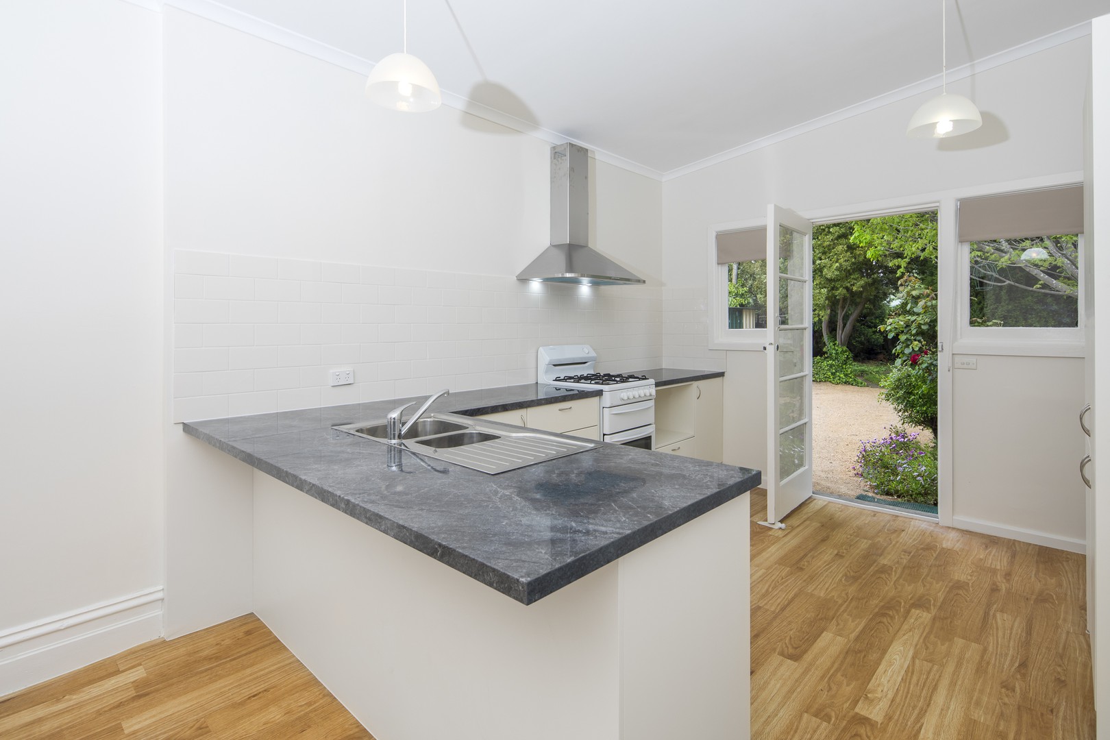 406 Ligar Street, Soldiers Hill, VIC 3350 - Thumbnail 2 - 19/09/2022