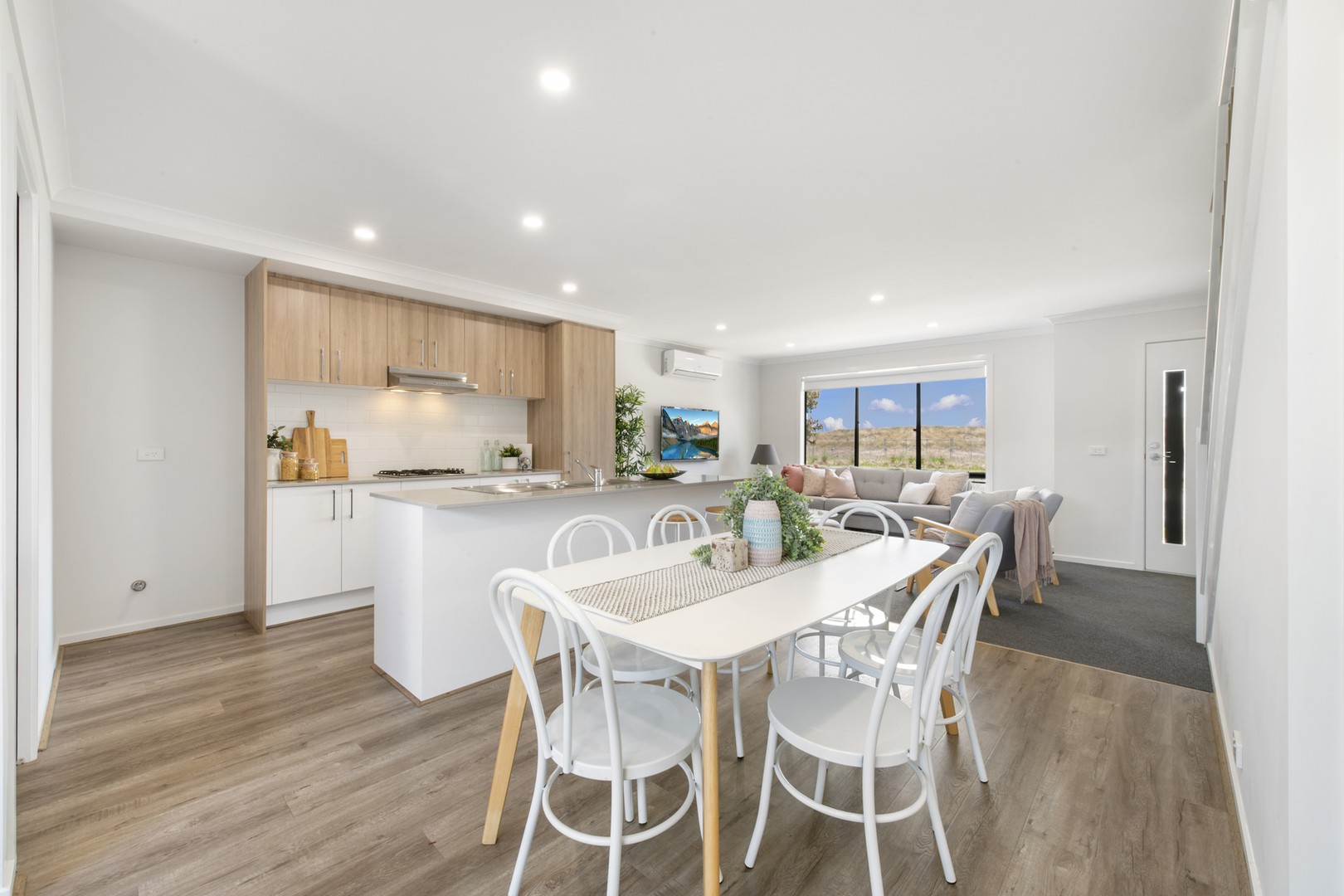 41 Basten Avenue, Deanside, VIC 3336, Deanside - Thumbnail 2