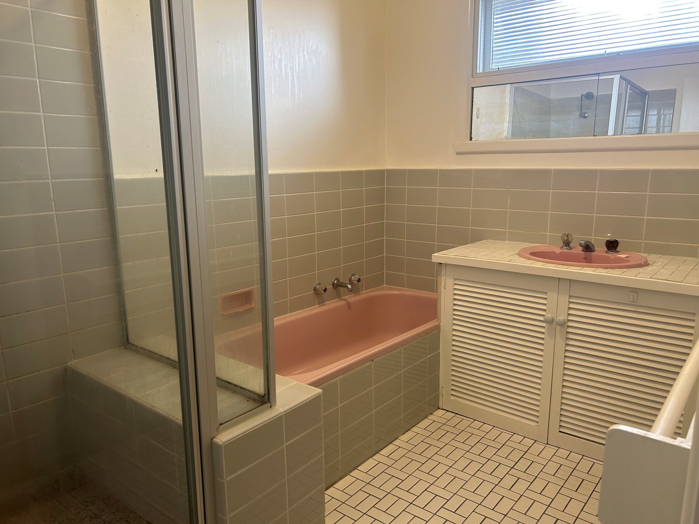 41 Belinda Crescent, Doncaster East, VIC 3109 - Thumbnail 2 - 22/08/2023