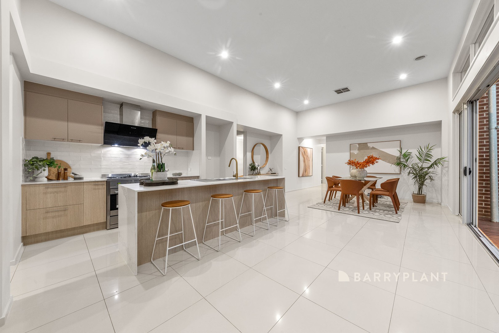 41 Carlyle Crescent, Clyde North, VIC 3978, Clyde North - Thumbnail 2
