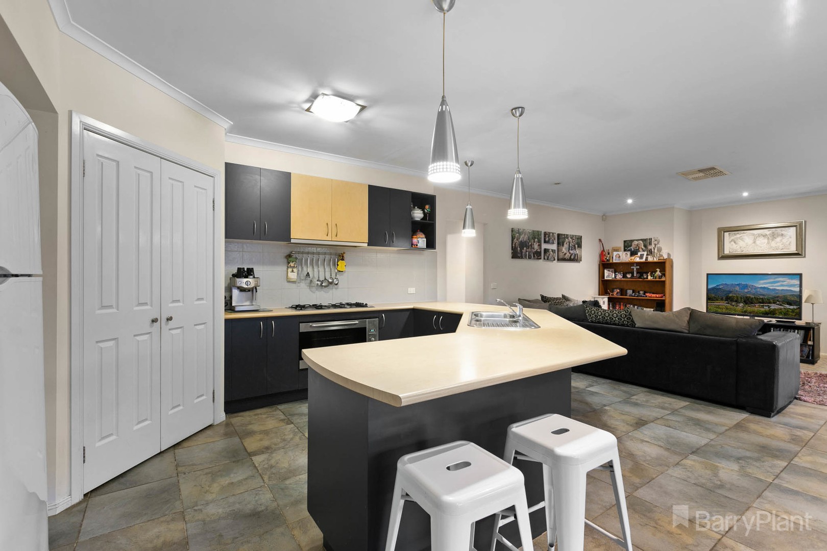 41 Chisholm CrescentNarre Warren South, VIC 3805, Narre Warren South - Thumbnail 5