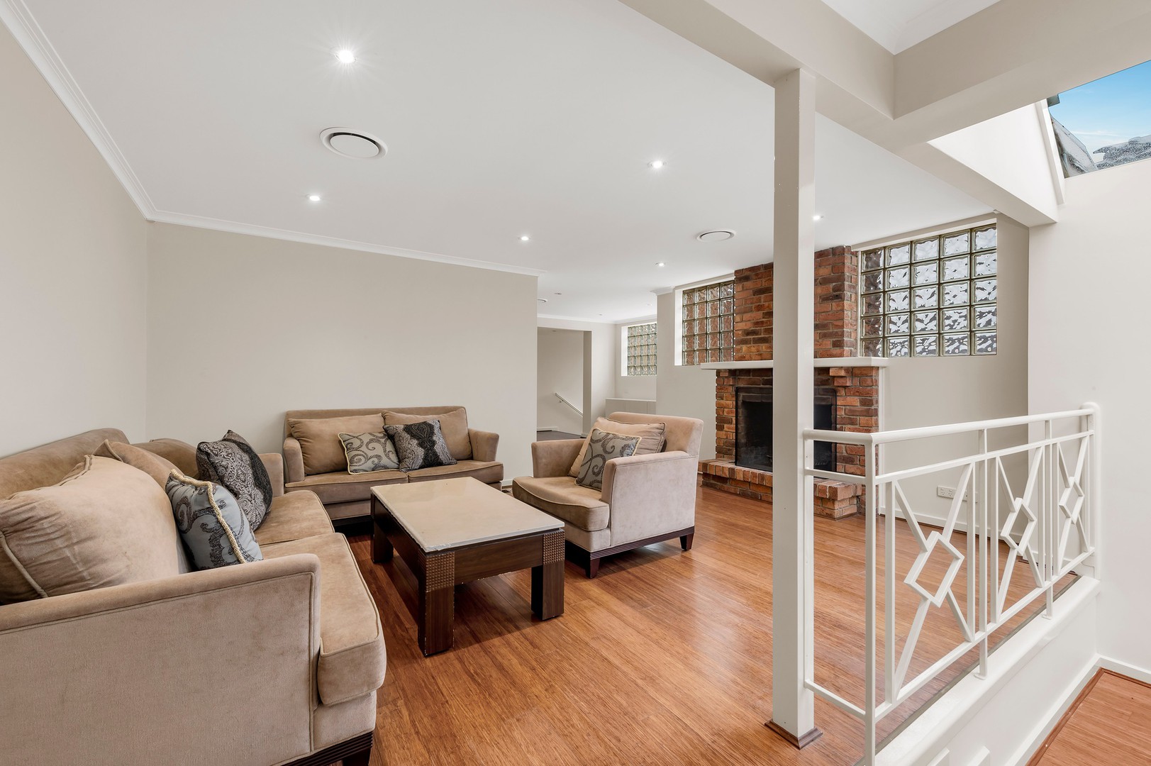 41 Fromhold  Drive, Doncaster, VIC 3108, Doncaster - Thumbnail 3