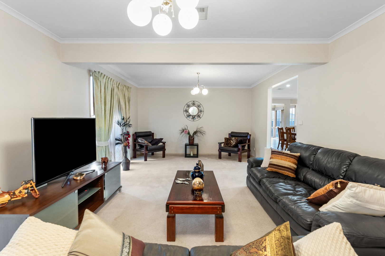 41 Golden Way, Hillside, VIC 3037, Hillside - Thumbnail 3