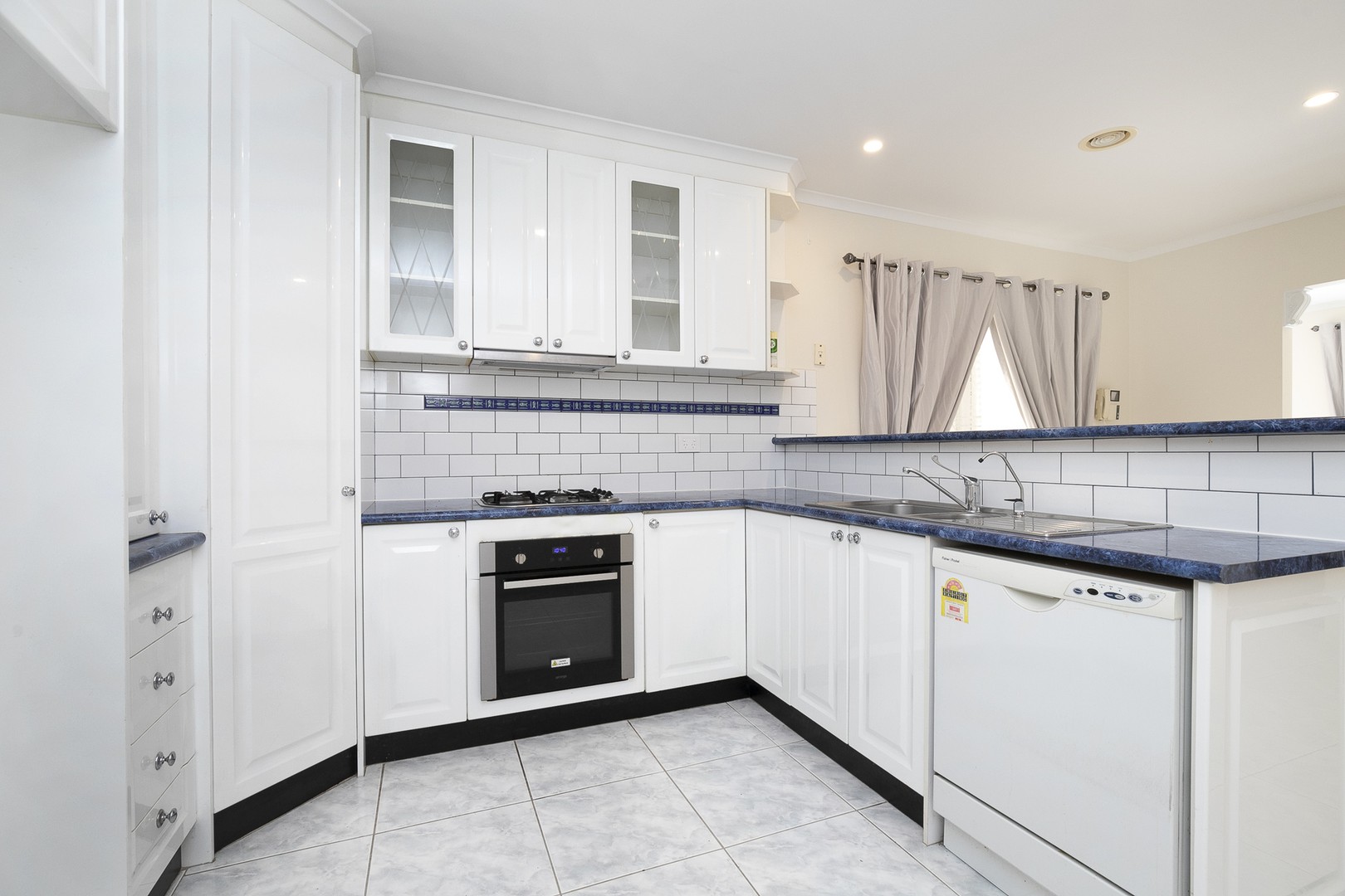 41 Heritage Gardens, Sydenham, VIC 3037 - Thumbnail 2 - 06/11/2024