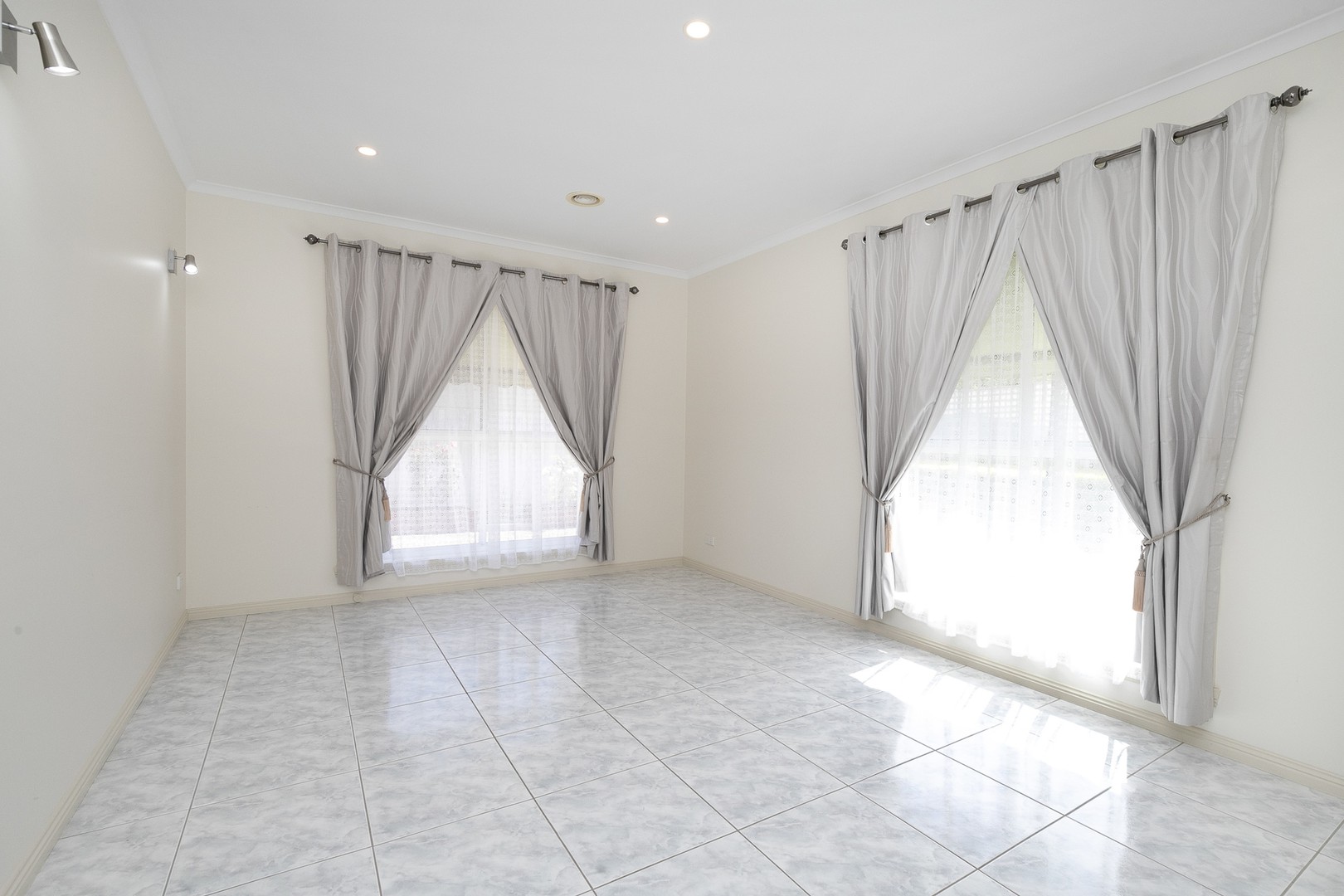 41 Heritage Gardens, Sydenham, VIC 3037, Sydenham - Thumbnail 3