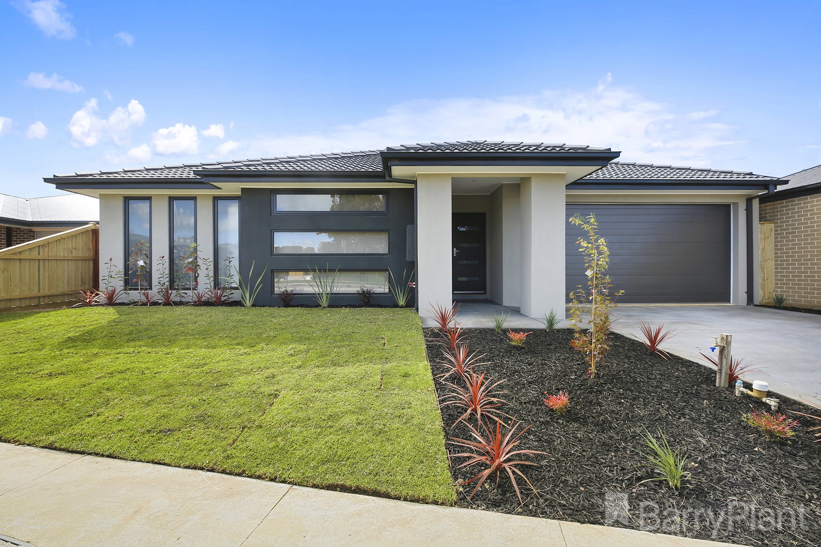 41 Illawarra Boulevard, Drouin, VIC 3818, Drouin - Thumbnail 2