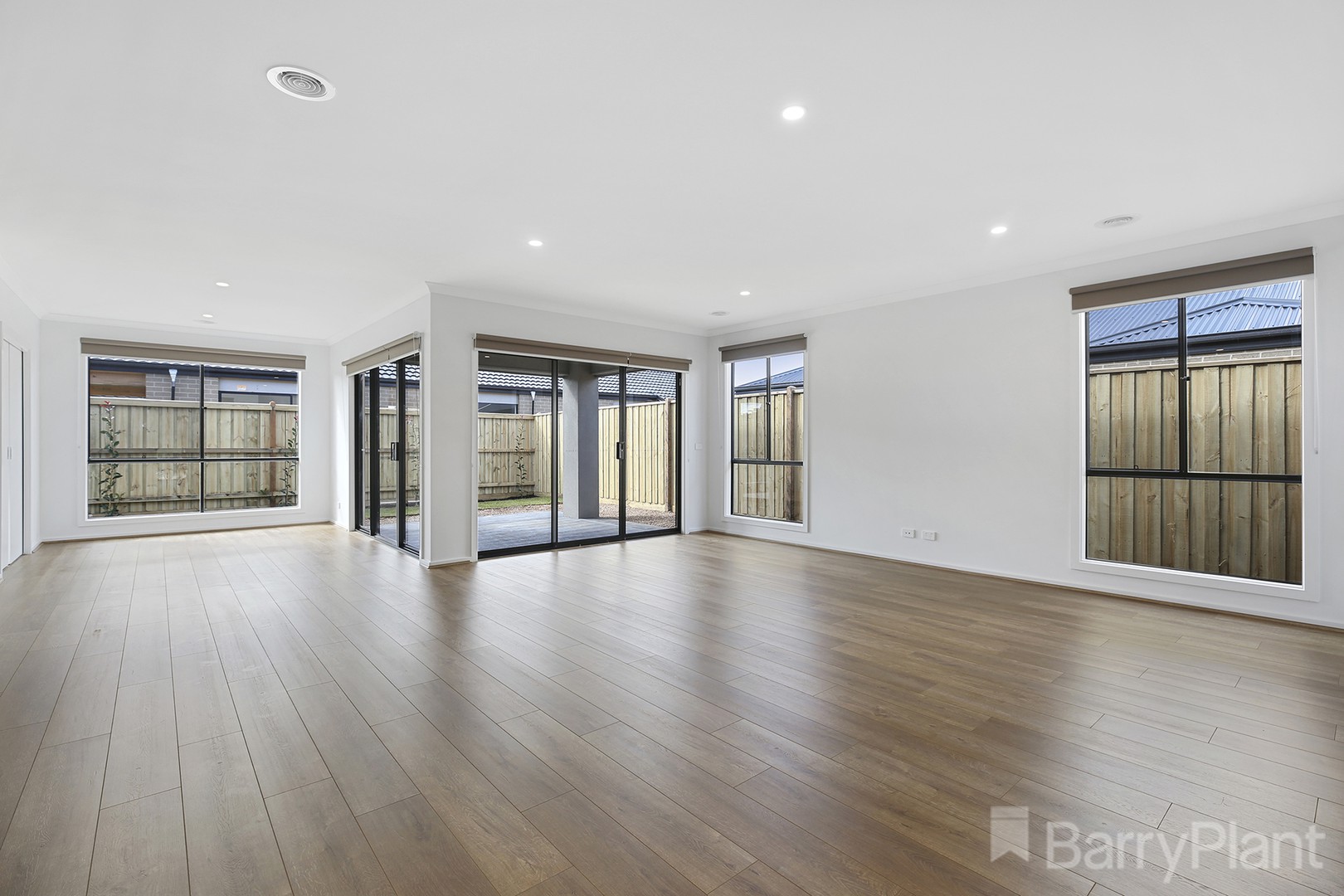 41 Illawarra Boulevard, Drouin, VIC 3818 - Thumbnail 2 - 05/01/2026