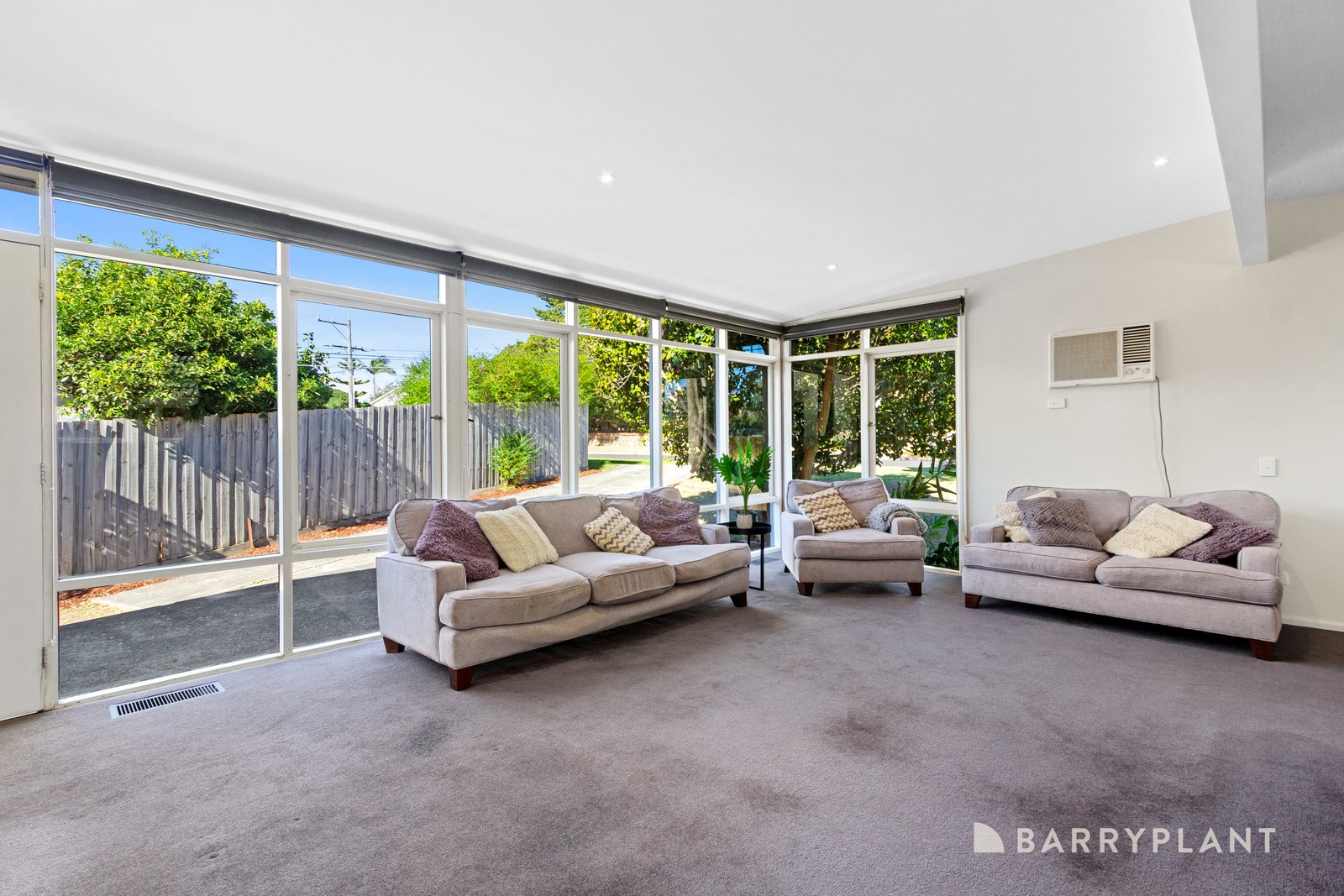 41 Johnson Drive, Ferntree Gully, VIC 3156 - Thumbnail 2 - 08/05/2025