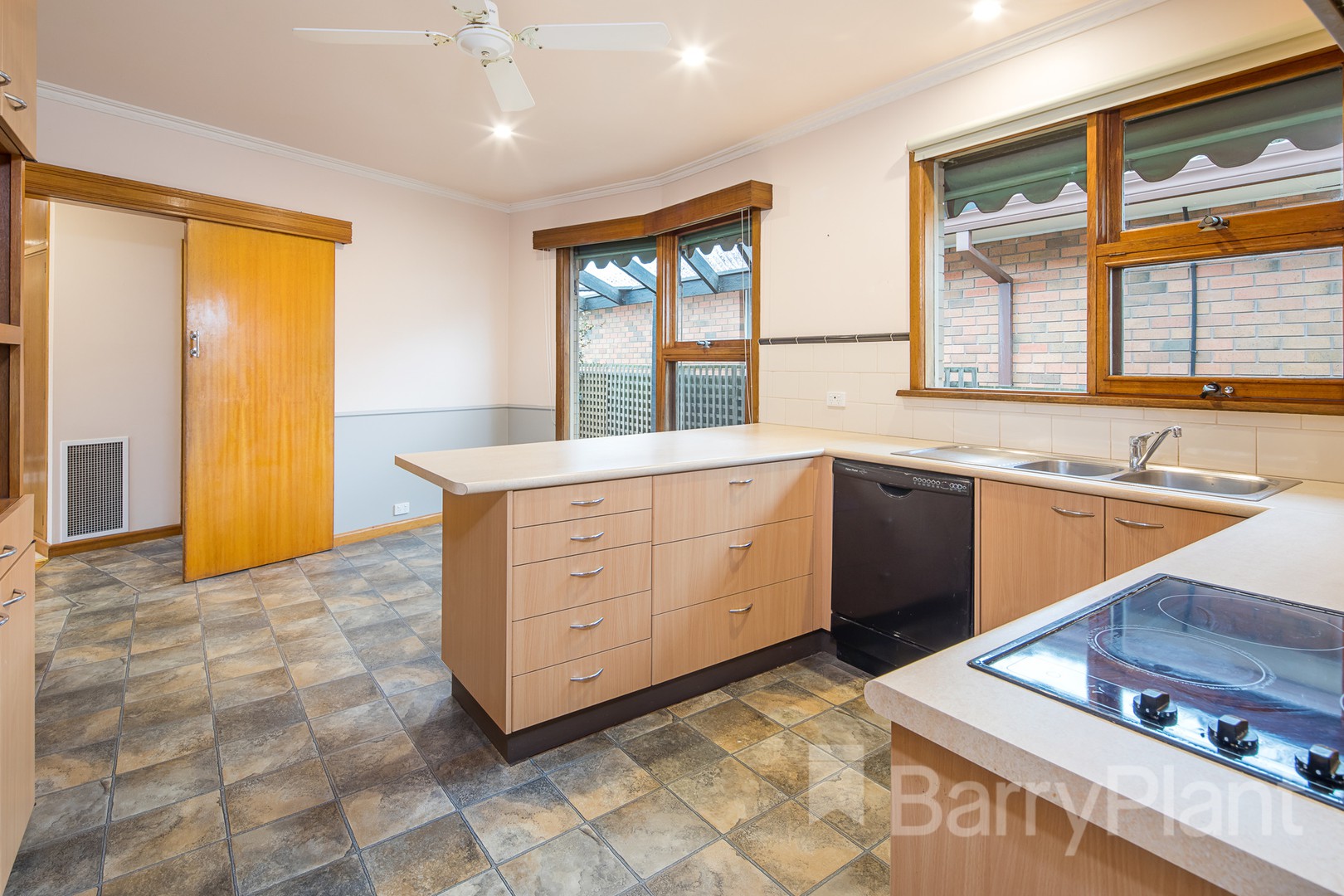 41 Lake Street, Wendouree, VIC 3355, Wendouree - Thumbnail 5