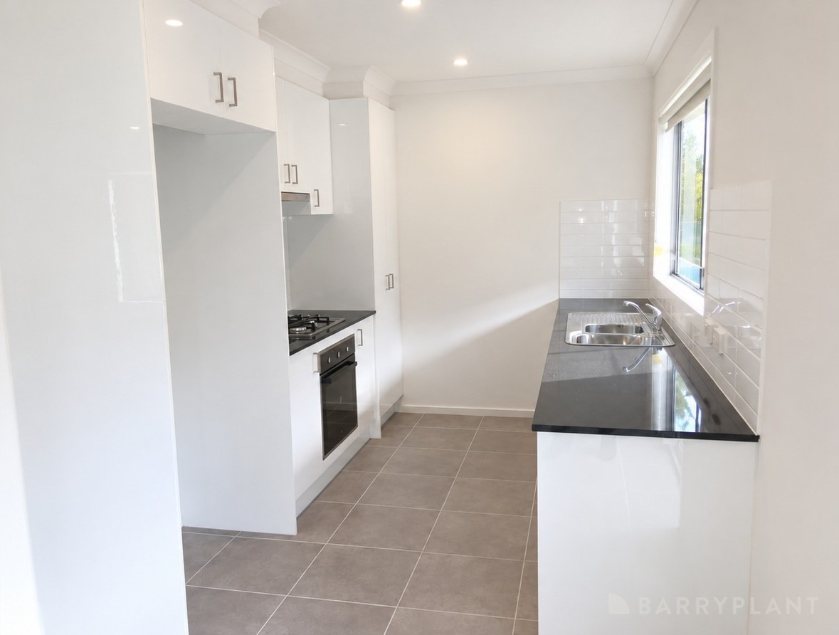 41 Merlot Road, Pakenham, VIC 3810 - Thumbnail 2 - 15/10/2026