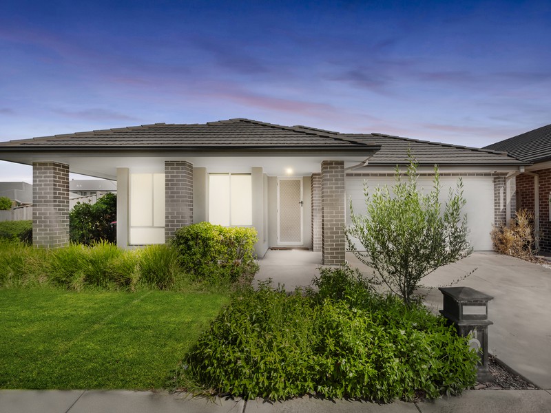 41 Montmarte Boulevard, Burnside, VIC 3023 - Image - 08/01/2025