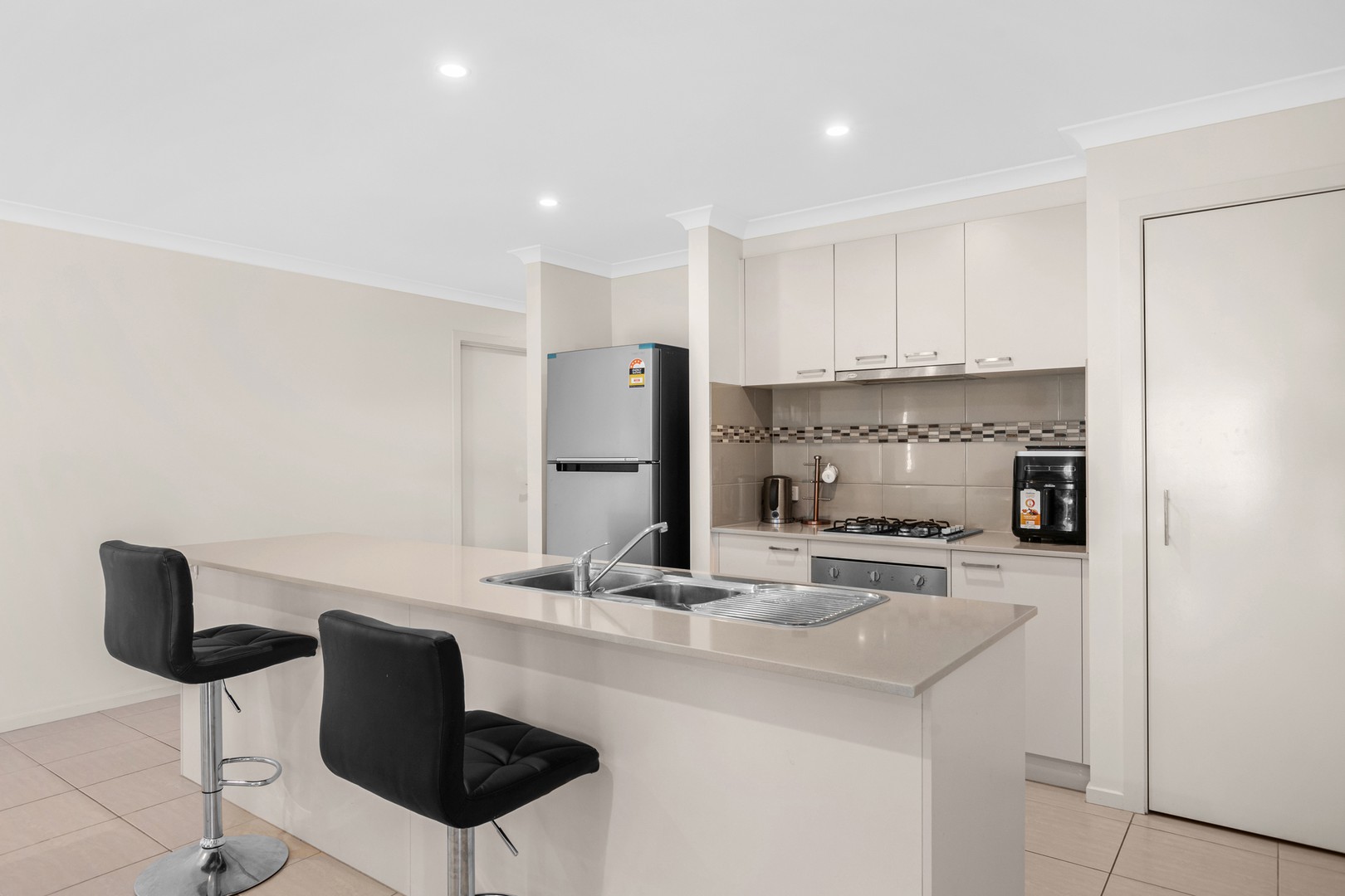 41 Montmarte Boulevard, Burnside, VIC 3023 - Thumbnail 2 - 08/01/2025