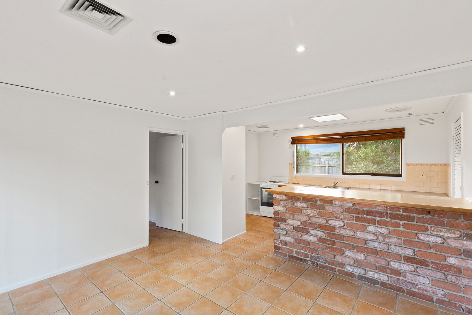 41 Pine Hill Drive, Frankston, VIC 3199, Frankston - Thumbnail 4