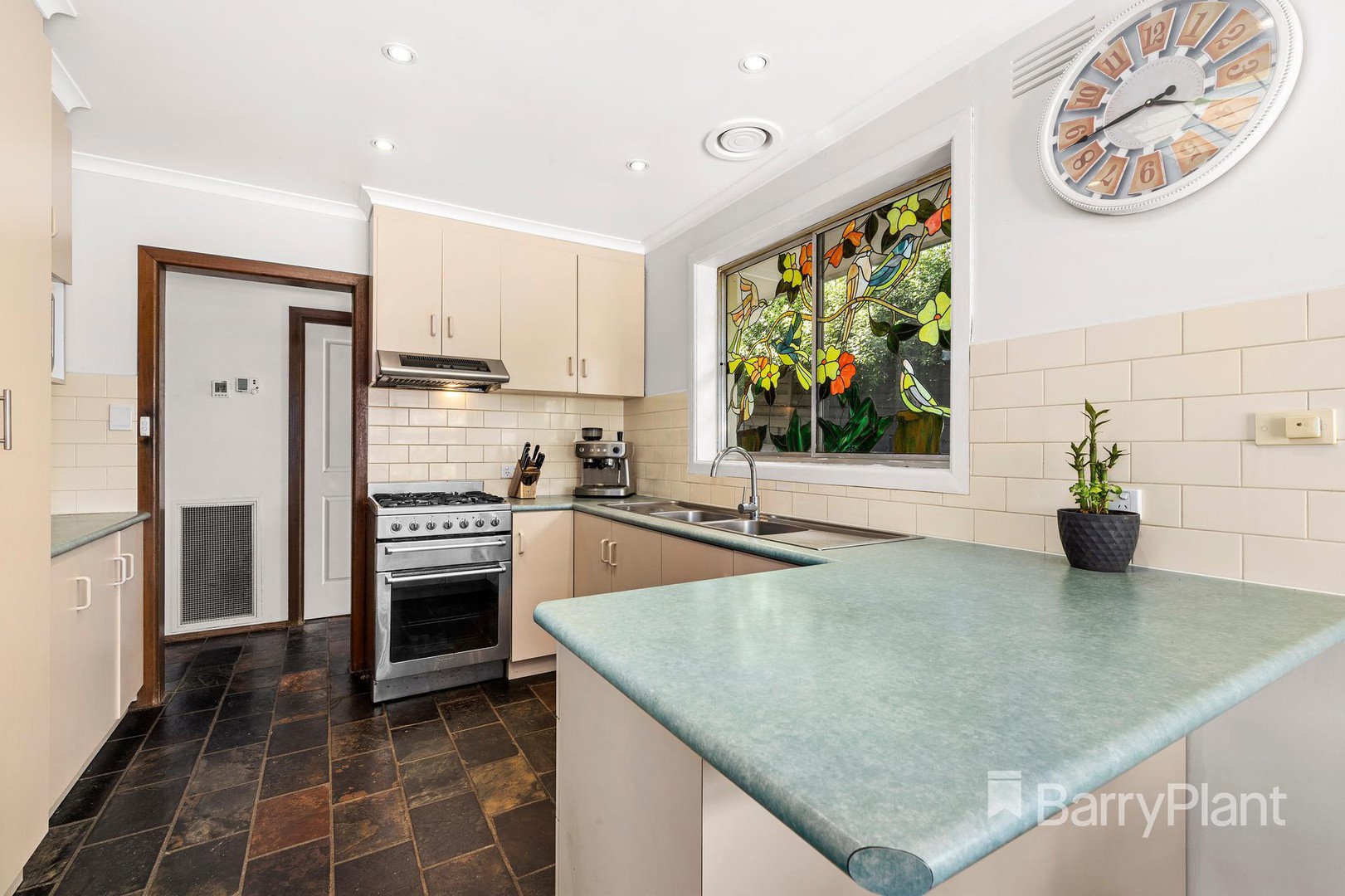 41 Pinehills DriveGreensborough, VIC 3088, Greensborough - Thumbnail 3