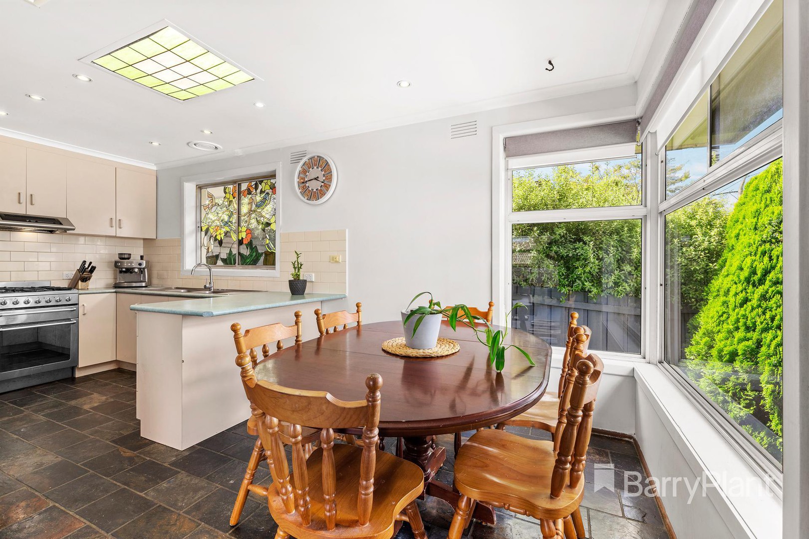41 Pinehills DriveGreensborough, VIC 3088, Greensborough - Thumbnail 4