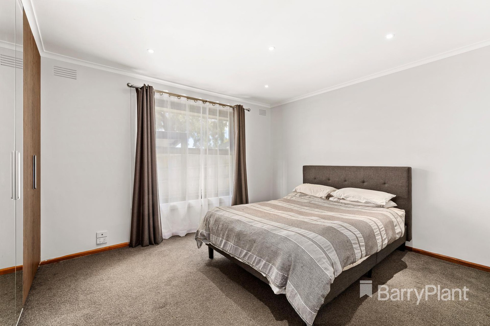 41 Pinehills DriveGreensborough, VIC 3088, Greensborough - Thumbnail 5