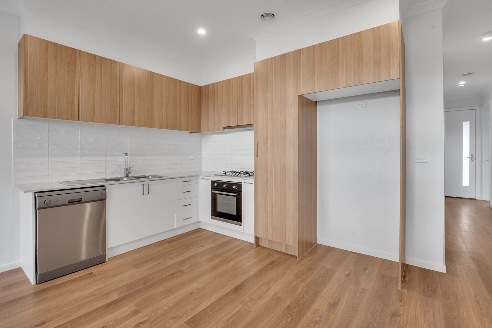 41 Rochford Drive, Donnybrook, VIC 3064, Donnybrook - Thumbnail 2