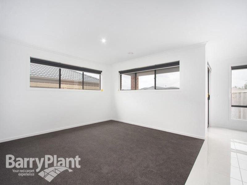 41 Rockford Street, Pakenham, VIC 3810 - Thumbnail 2 - 10/11/2025