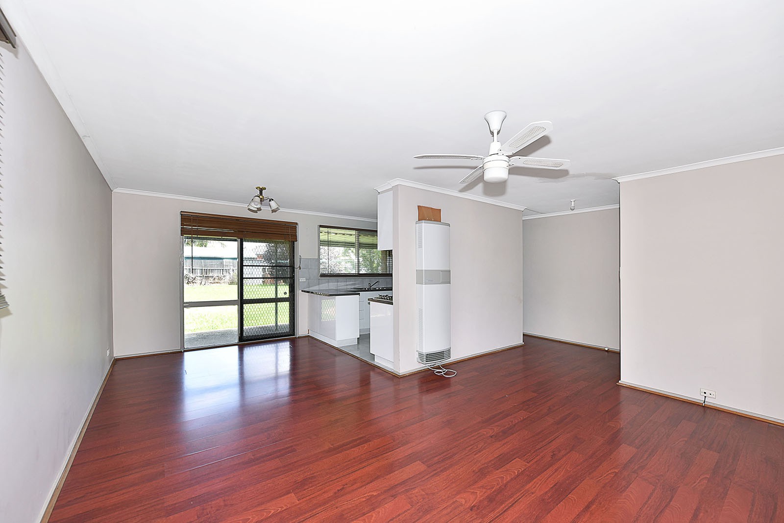41 Rokeby  Crescent, Craigieburn, VIC 3064, Craigieburn - Thumbnail 2