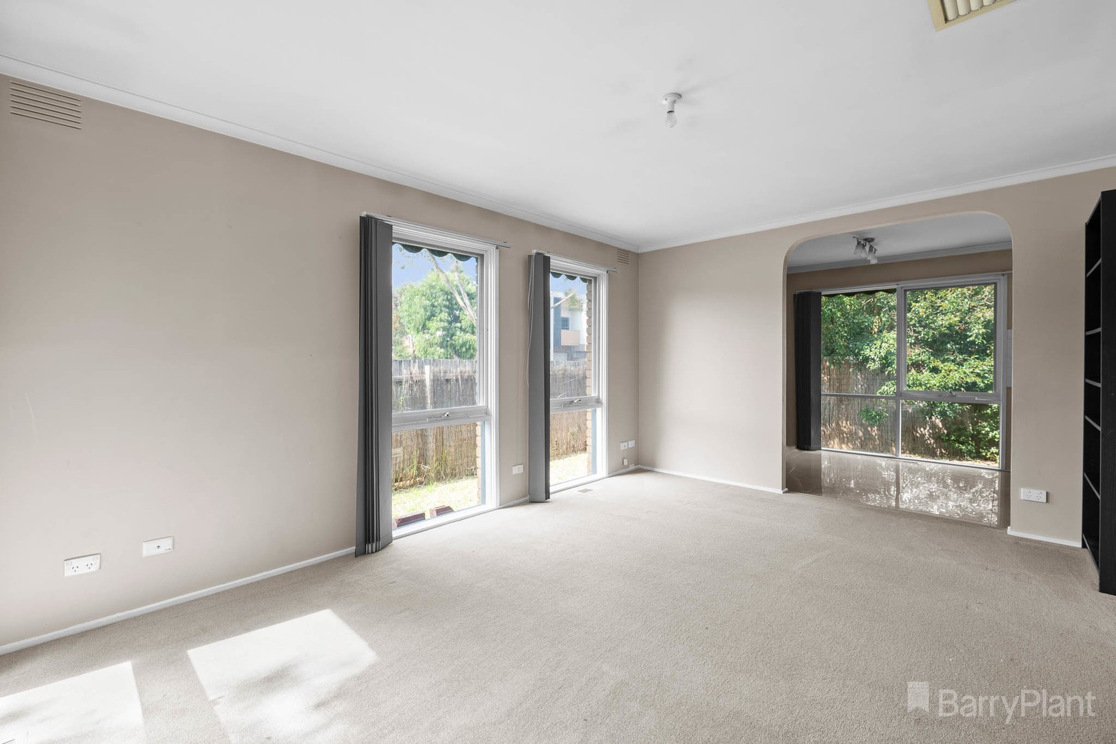 41 Saxonwood Drive, Narre Warren, VIC 3805, Narre Warren - Thumbnail 2
