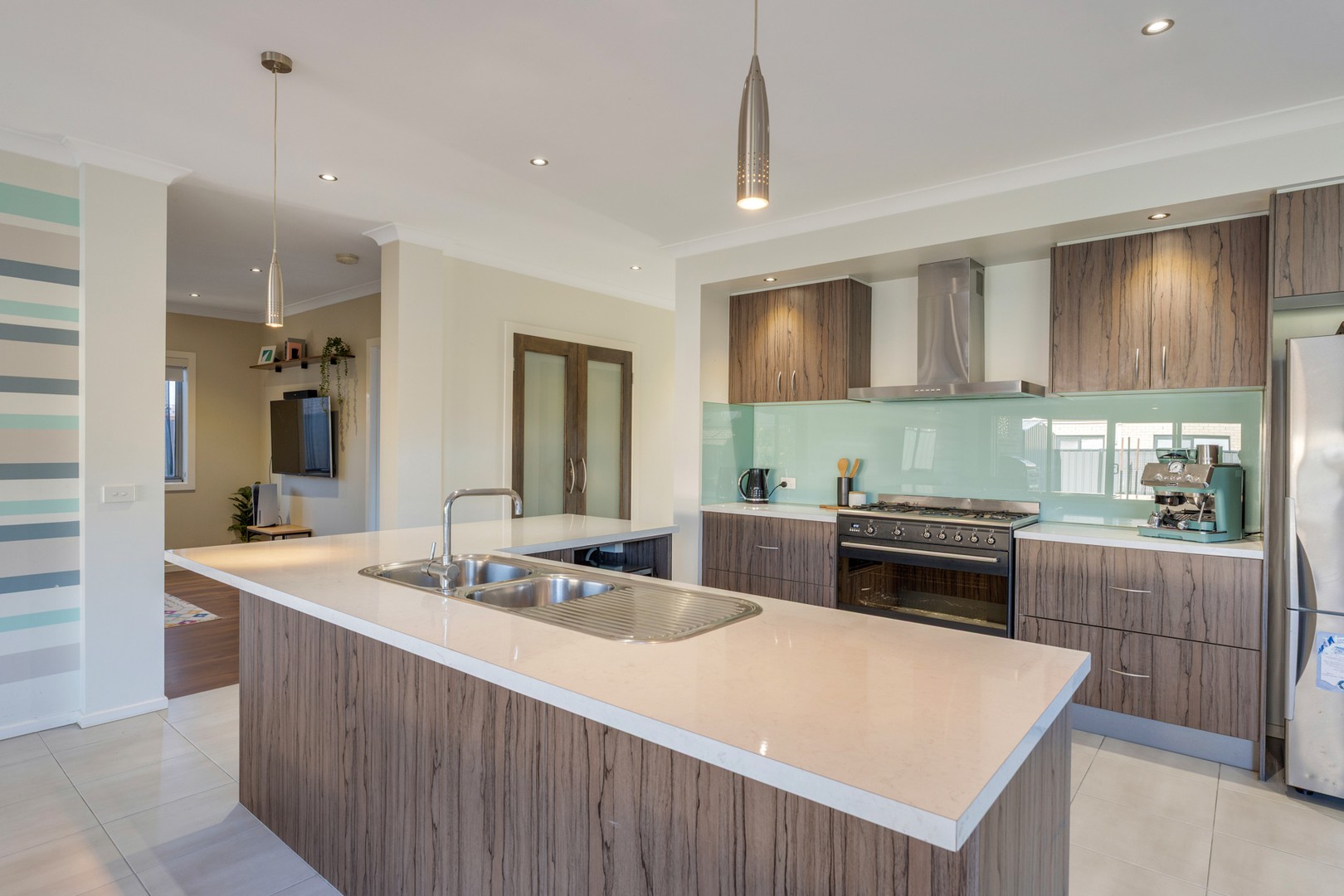 41 Thorngrove Avenue, Craigieburn, VIC 3064 - Thumbnail 2 - 14/05/2025