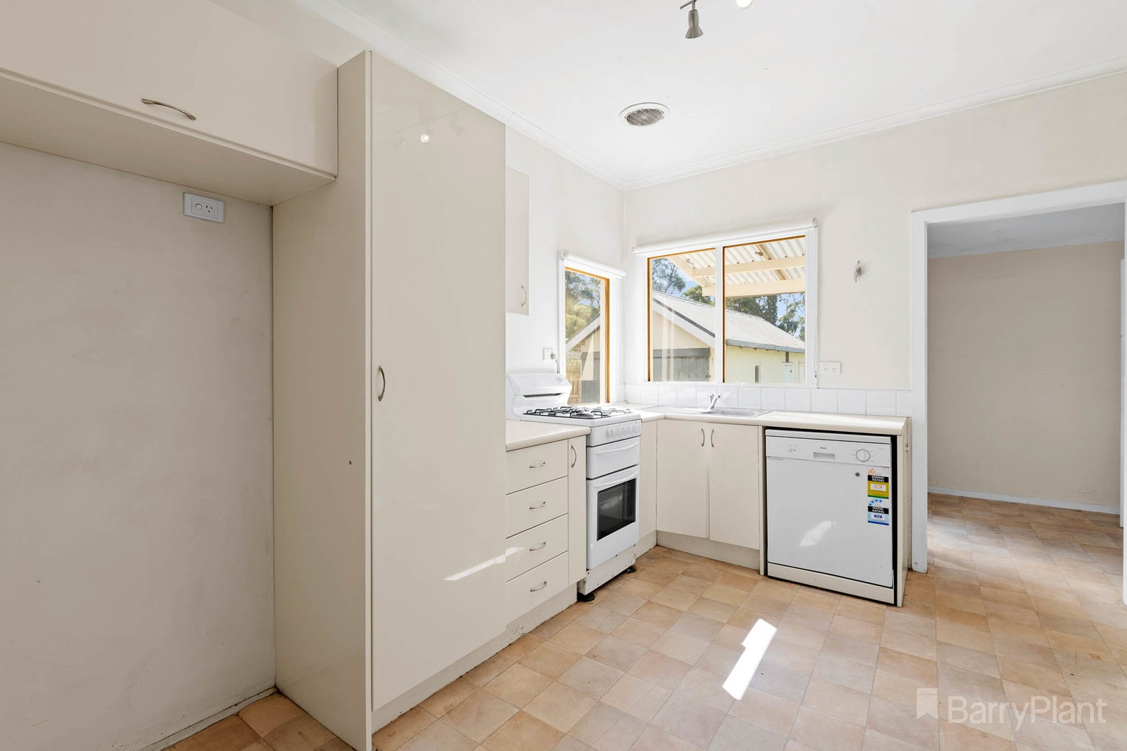 41 Wood Street, Drouin, VIC 3818 - Thumbnail 1 - 11/11/2025