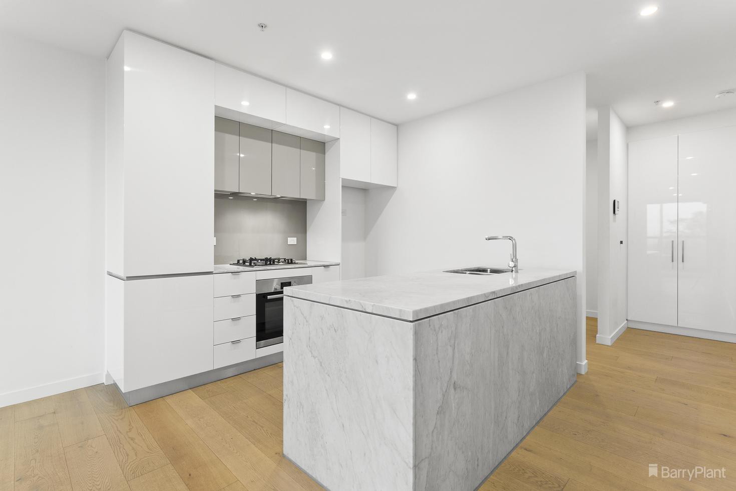 412/5 Sovereign Point Court, Doncaster, VIC 3108, Doncaster - Thumbnail 4
