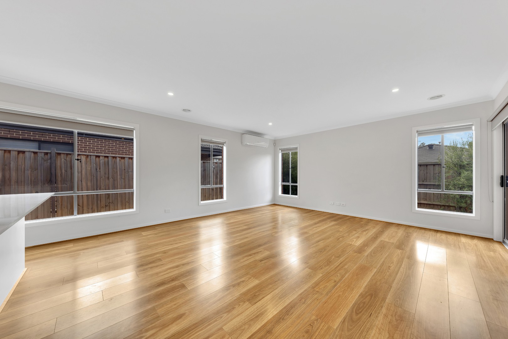42 Alfred Road, Werribee, VIC 3030, Werribee - Thumbnail 4