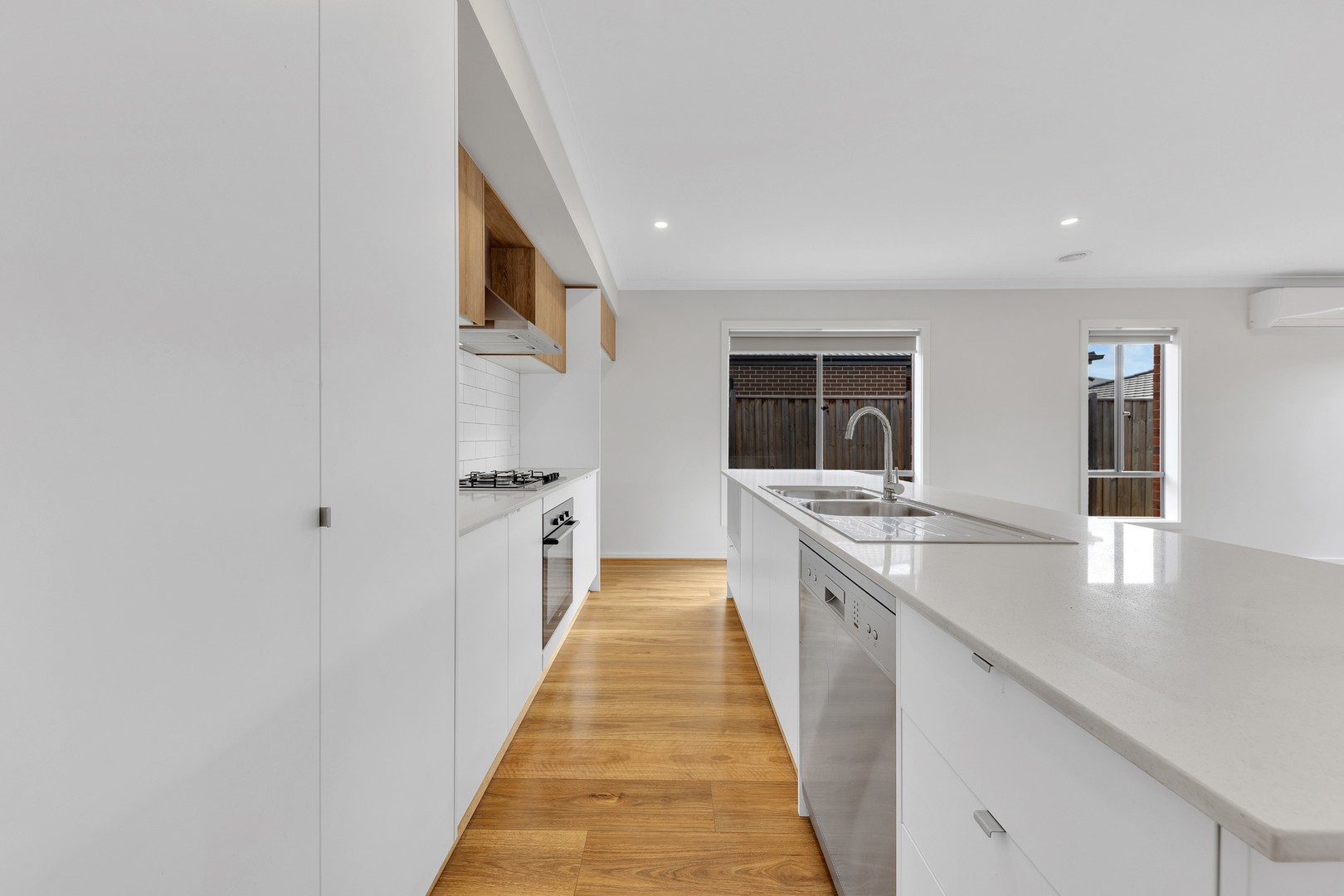 42 Alfred Road, Werribee, VIC 3030, Werribee - Thumbnail 5