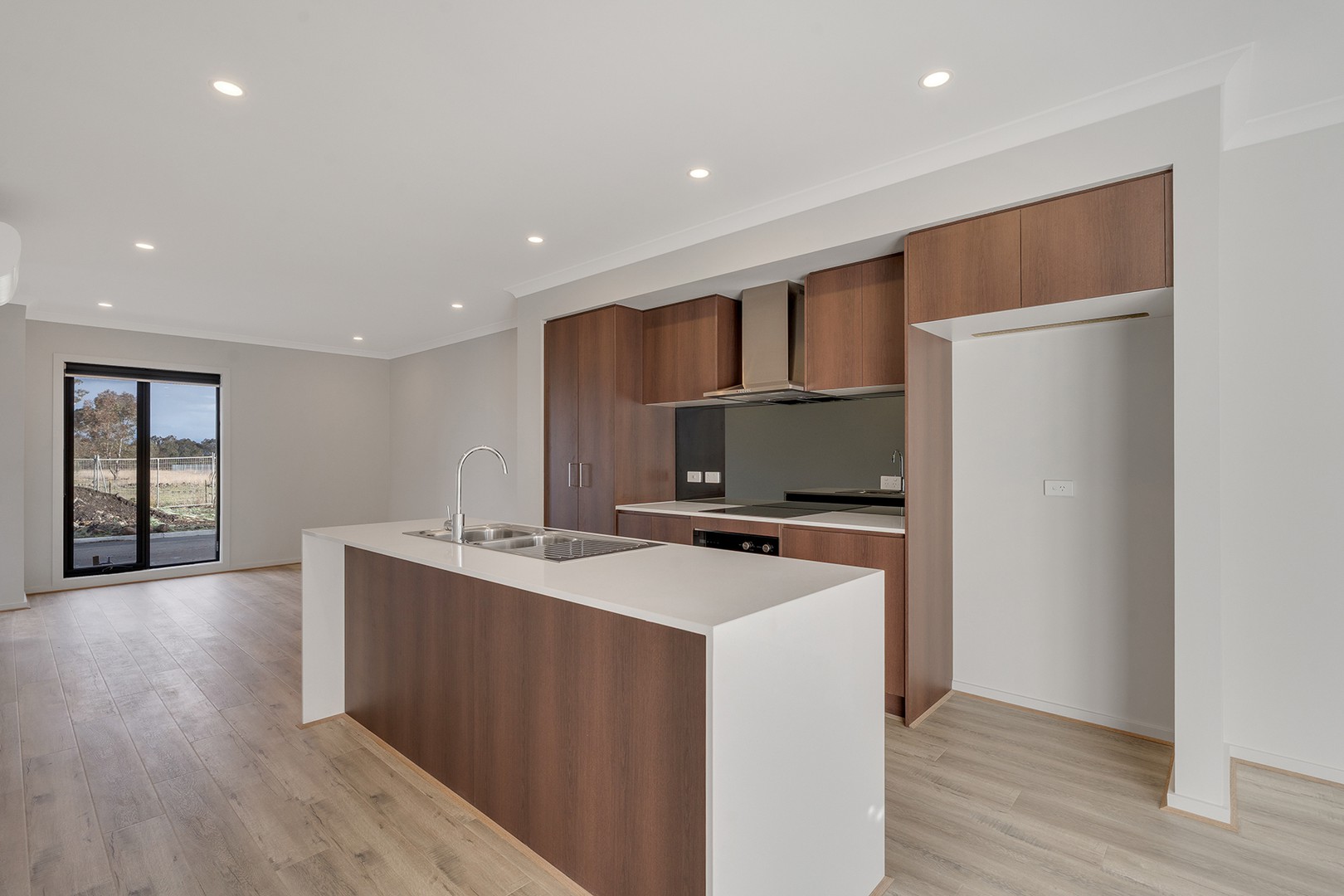 42 Aquarius Way, Wollert, VIC 3750, Wollert - Thumbnail 2