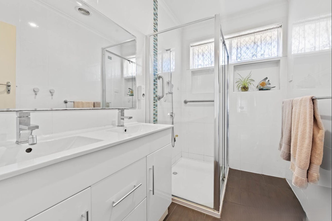 42 Avondale Avenue, St Albans, VIC 3021, St Albans - Thumbnail 4