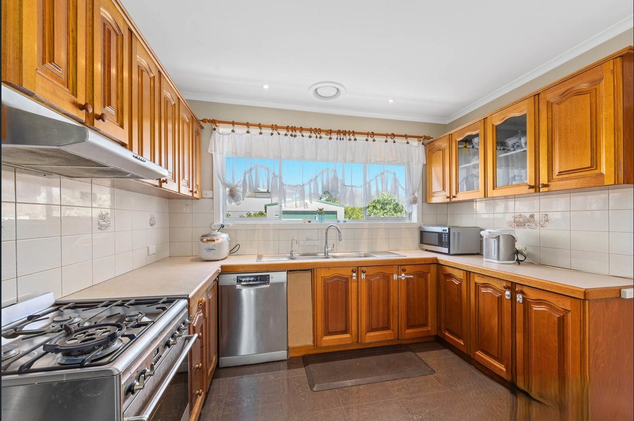 42 Avondale Avenue, St Albans, VIC 3021, St Albans - Thumbnail 5