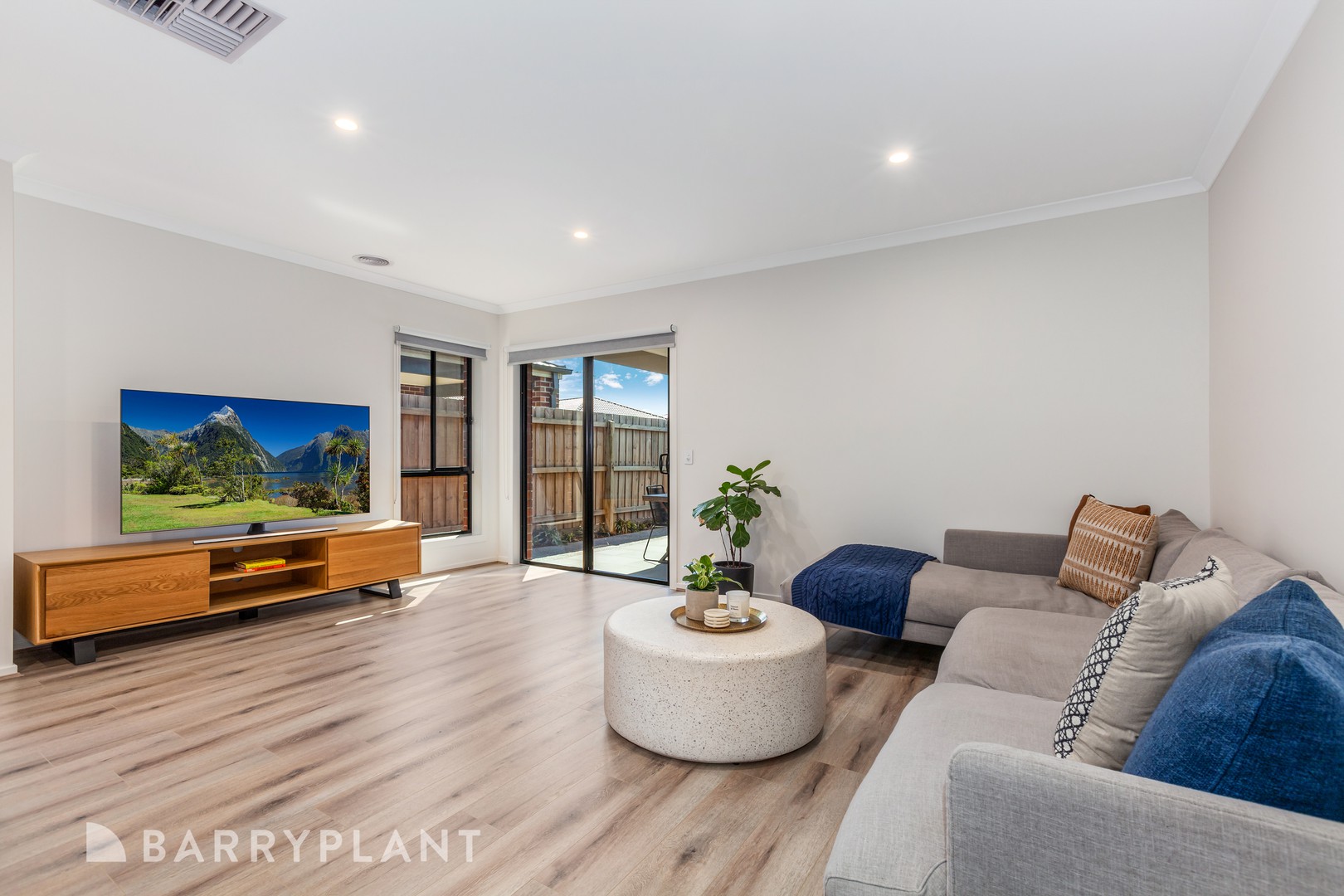 42 Batman Crescent, Wallan, VIC 3756, Wallan - Thumbnail 8