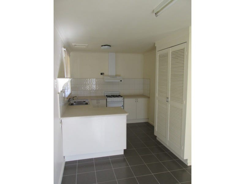 42 Belvedere Road, Seaford, VIC 3198, Seaford - Thumbnail 5