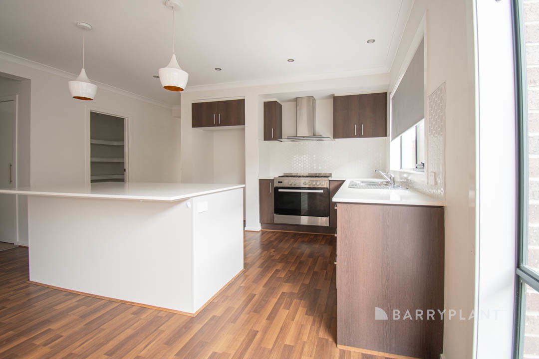 42 Chambers Crescent, Cranbourne North, VIC 3977 - Thumbnail 2 - 09/04/2025