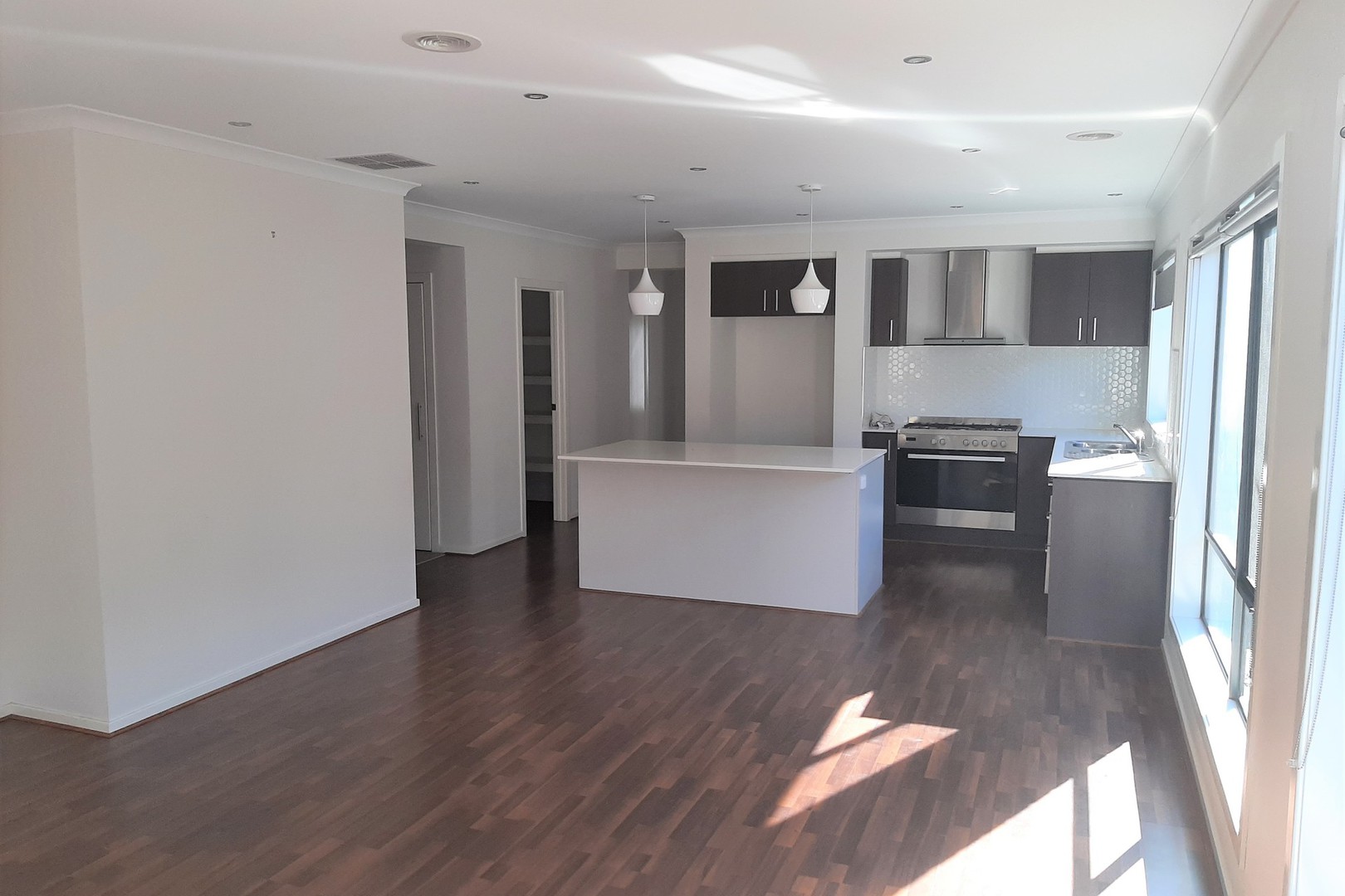 42 Chambers Crescent, Cranbourne North, VIC 3977, Cranbourne North - Thumbnail 2
