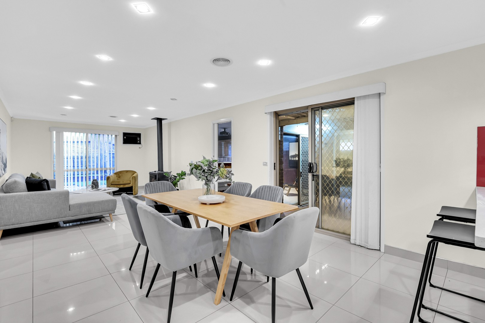 42 Cimberwood Drive, Craigieburn, VIC 3064, Craigieburn - Thumbnail 5