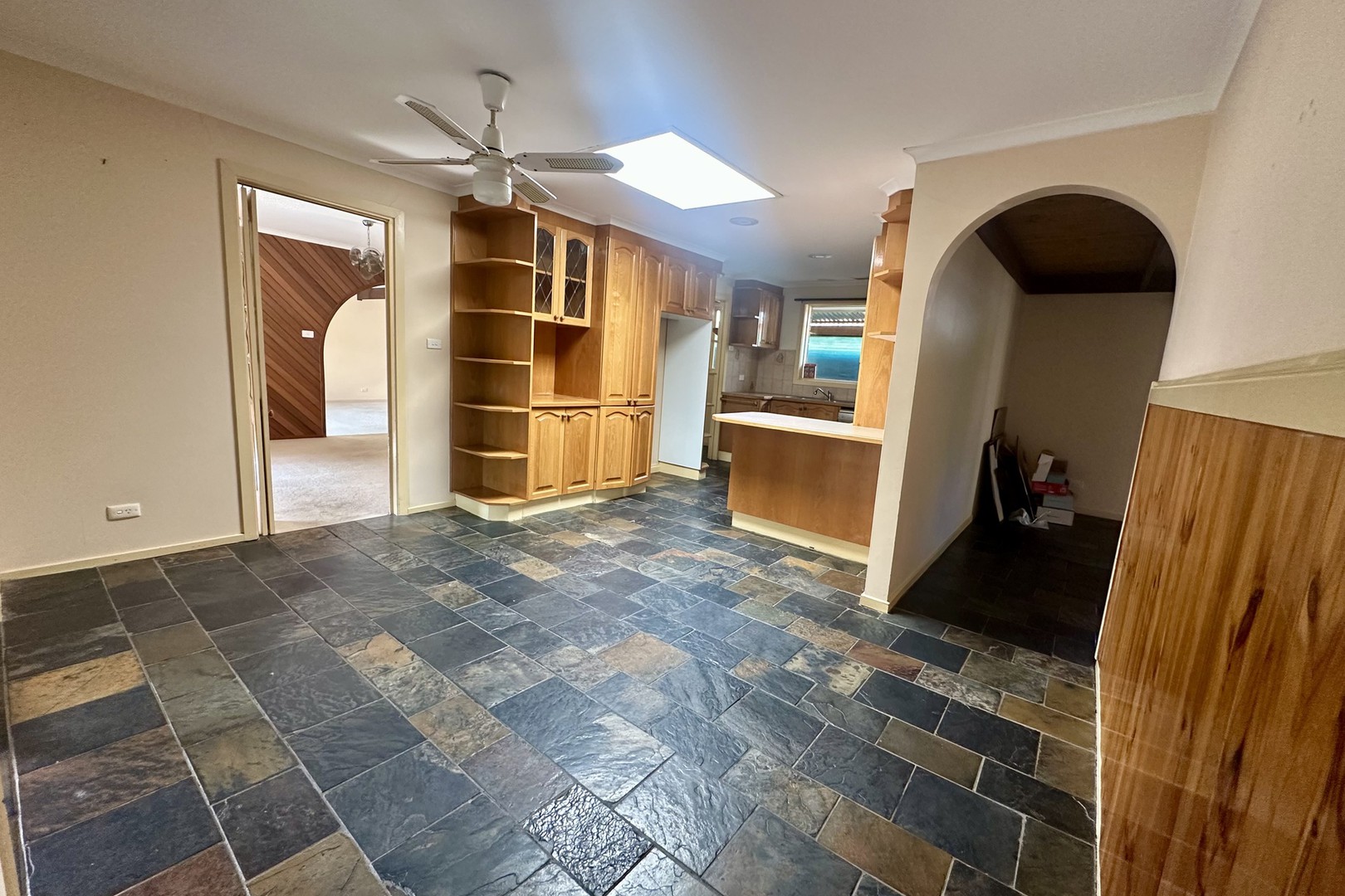 42 Cocoparra Crescent, Taylors Lakes, VIC 3038 - Thumbnail 2 - 04/12/2024