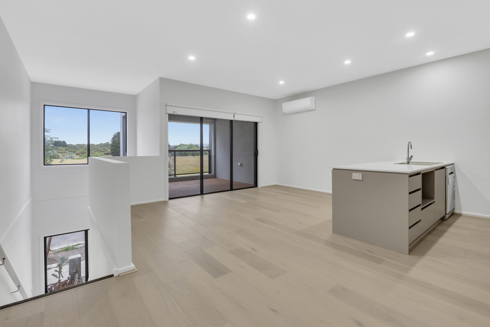 42 Creek Esplanade, Donnybrook, VIC 3064 - Thumbnail 1 - 05/01/2026