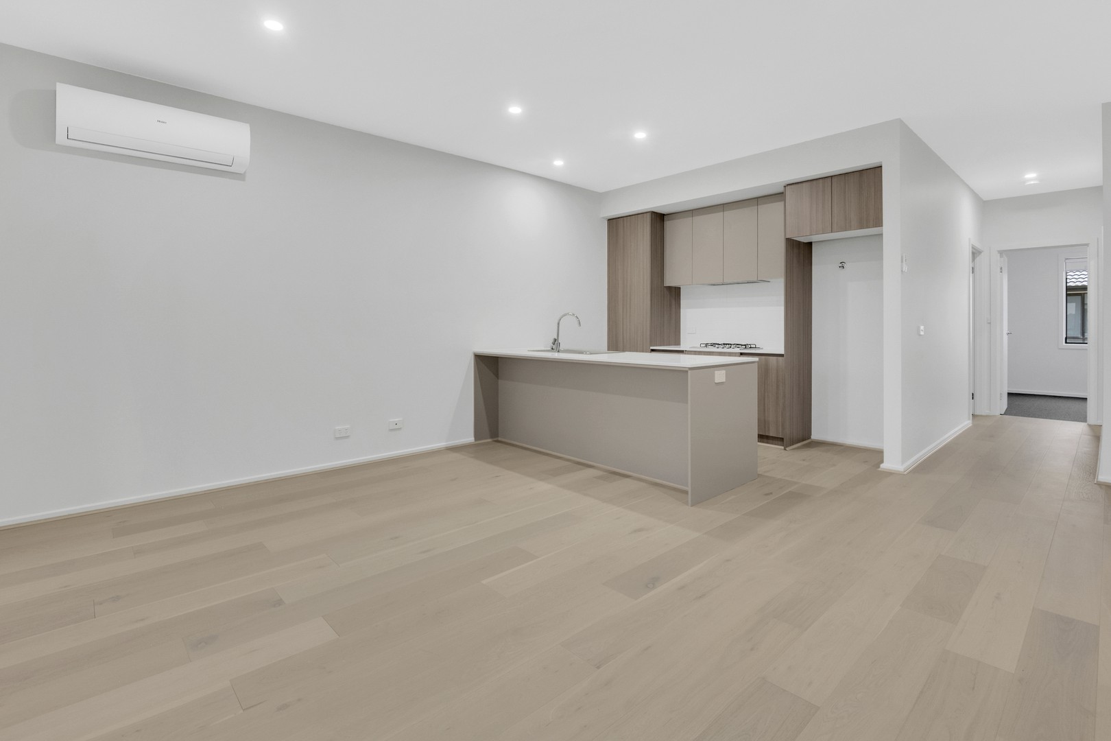 42 Creek Esplanade, Donnybrook, VIC 3064, Donnybrook - Thumbnail 4