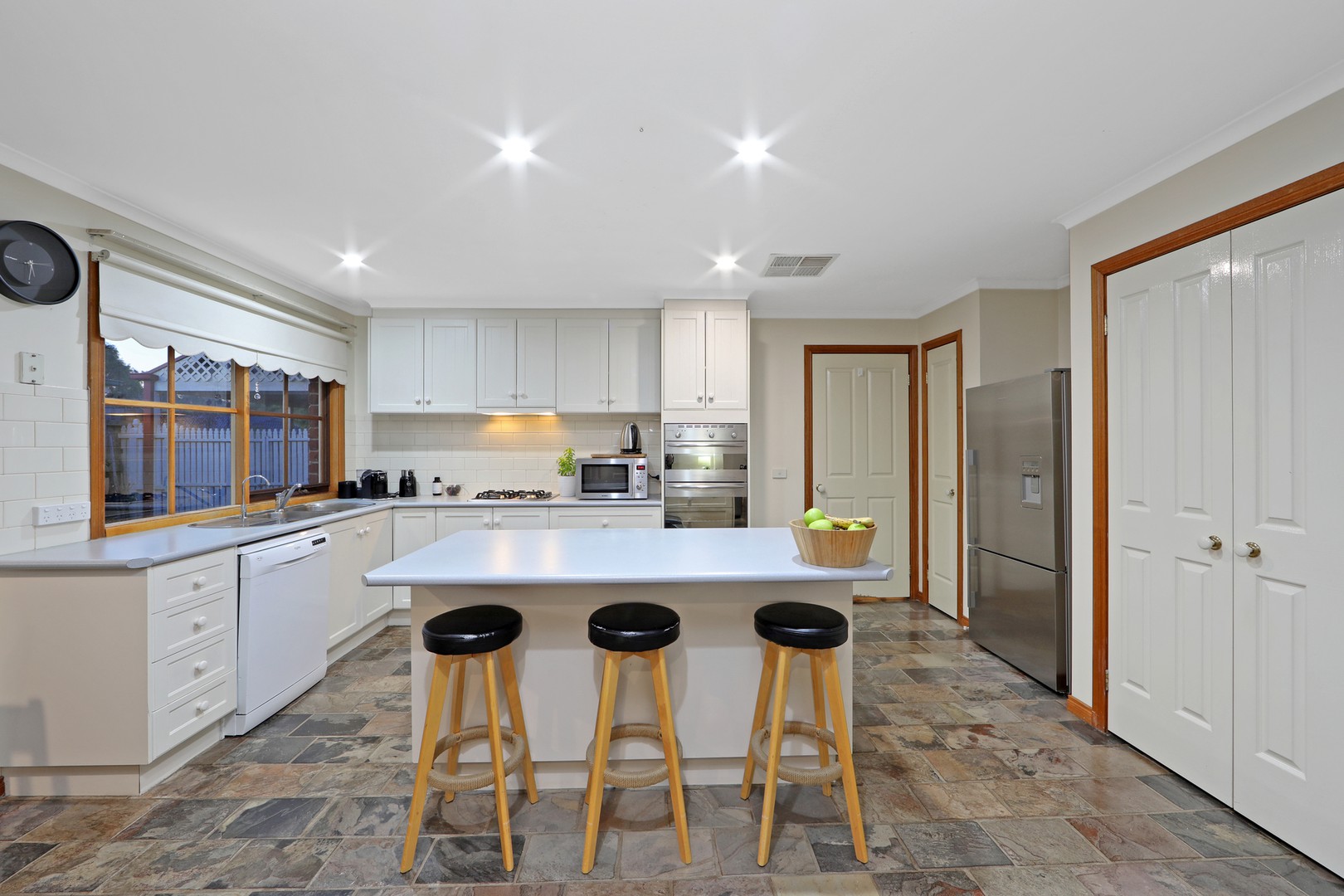 42 Crusoe Drive, Lysterfield, VIC 3156, Lysterfield - Thumbnail 3