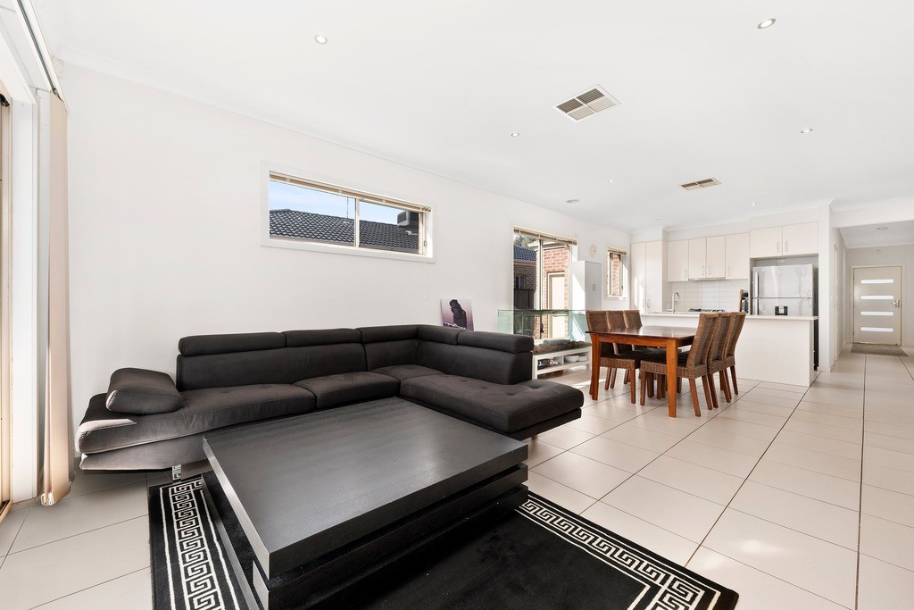 42 Donnelly CircuitSouth Morang, VIC 3752  - Leased, South Morang - Thumbnail 2