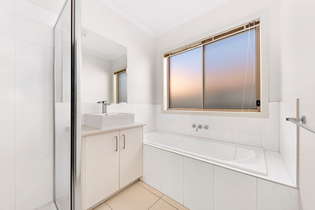 42 Donnelly CircuitSouth Morang, VIC 3752  - Leased, South Morang - Thumbnail 3