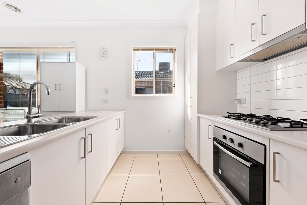 42 Donnelly CircuitSouth Morang, VIC 3752  - Leased, South Morang - Thumbnail 5