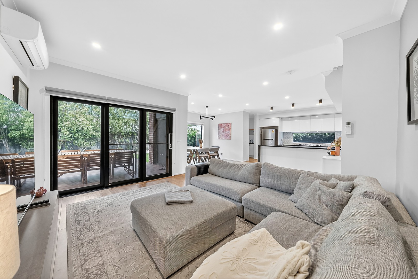 42 Flatbush Avenue, Point Cook, VIC 3030, Point Cook - Thumbnail 7